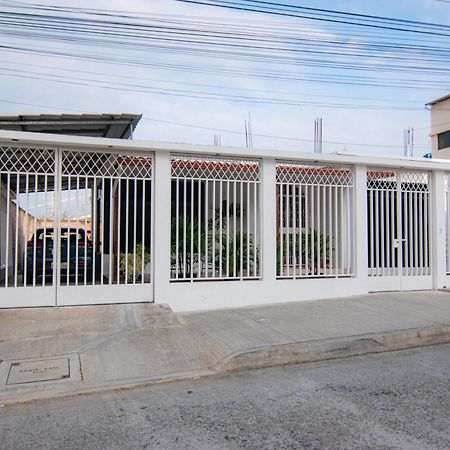 Habitaciones Privadas, Casa De Amber, Manta Exterior photo